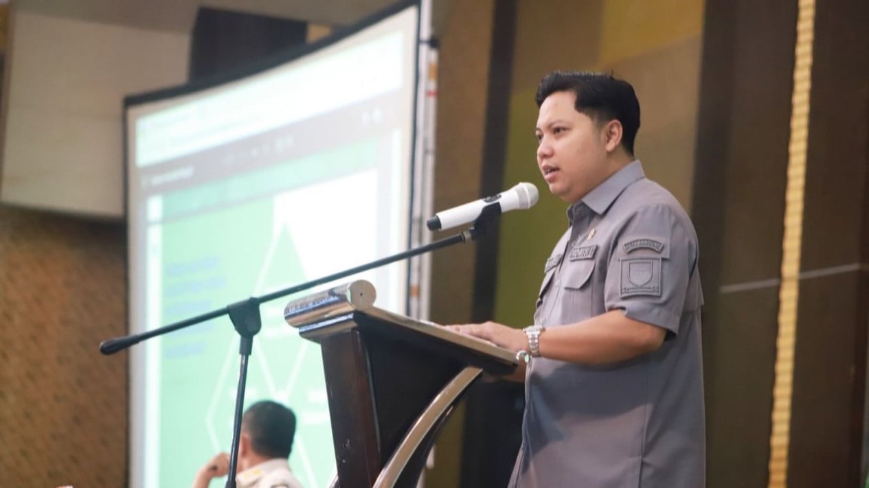 Evaluation of Civil Servants' Performance and Push for Professionalism Enhancement in Bandung City