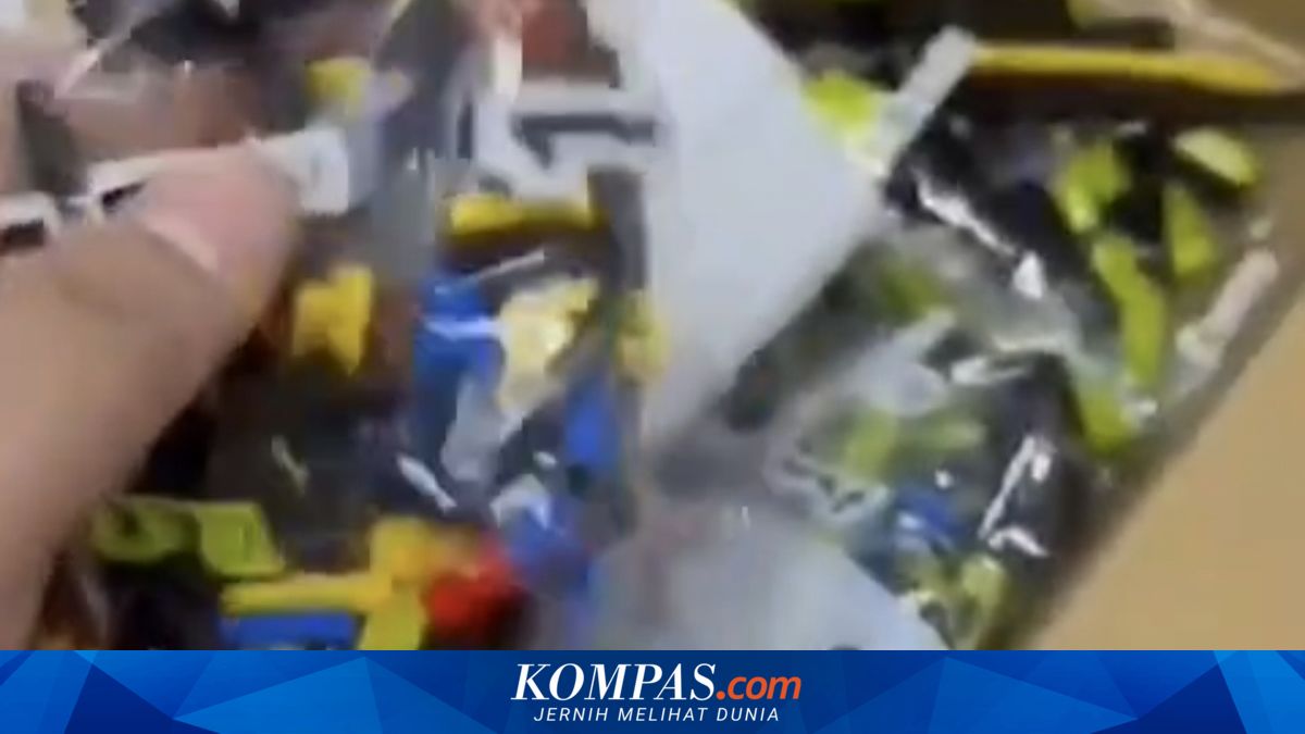 Disguised as Ordinary Toy Package, It Actually Contains Narcotics