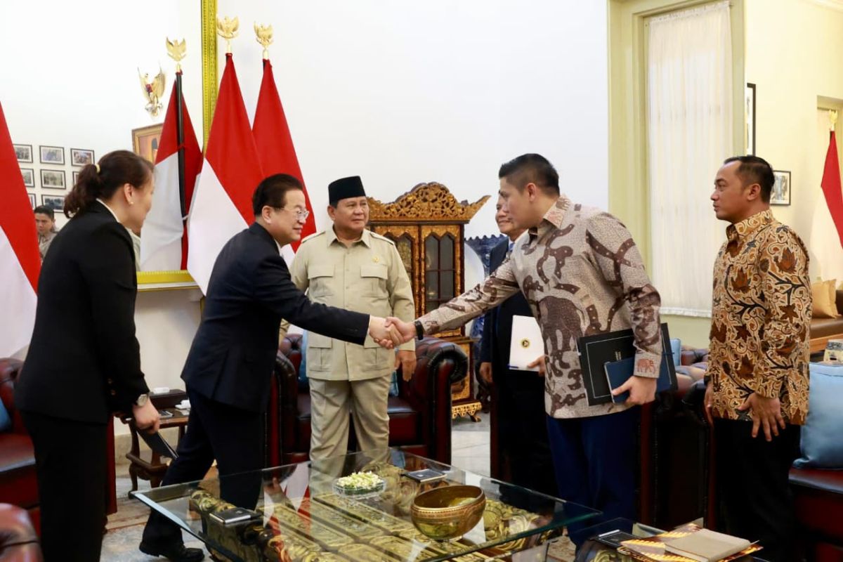 Indonesia and China strengthen security ties amid global tensions