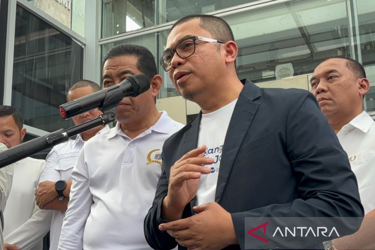 Transjakarta Plans to Revitalise Mikrotrans Conductors