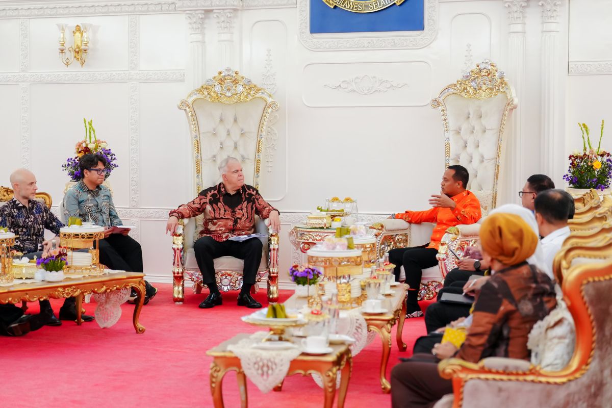 Sulsel Governor Delivers Message of Peace to US Embassy