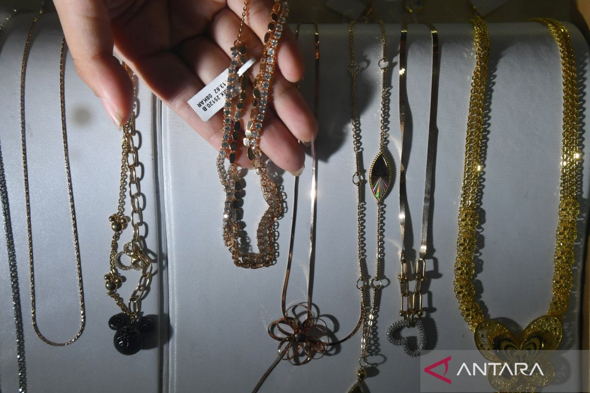 Gold Prices at UBS, Antam, and Galeri24 in Pegadaian Uniformly Decline on Saturday Morning
