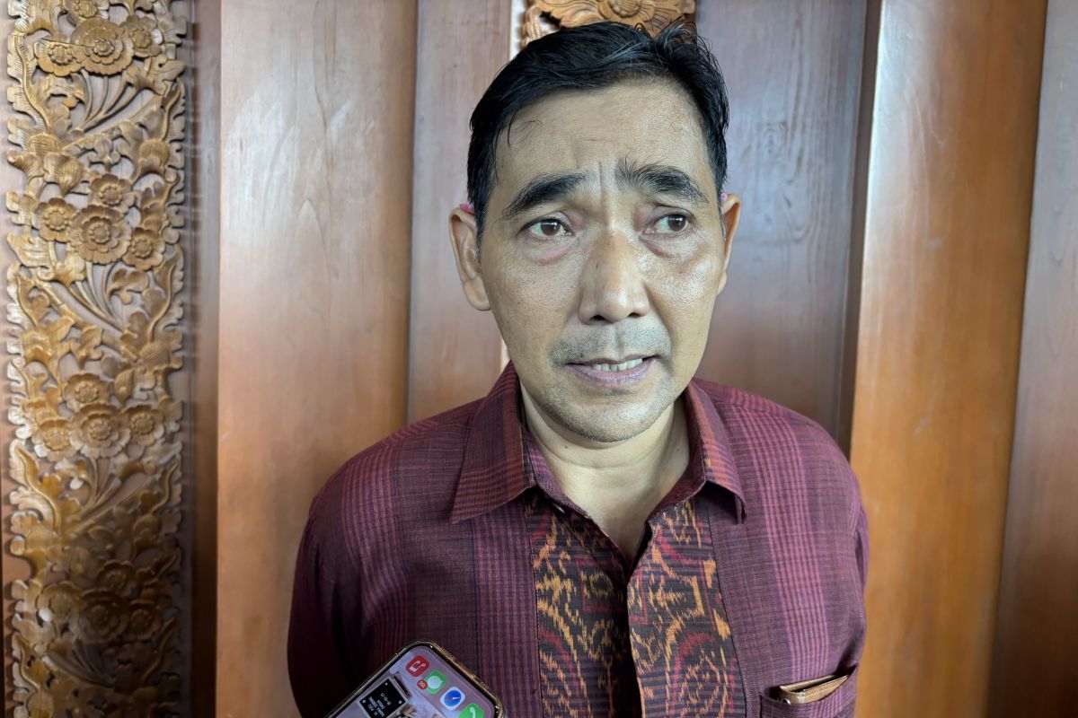 Bali Education Office Agrees to Limit Services Rather Than Ban Students from Using Gadgets