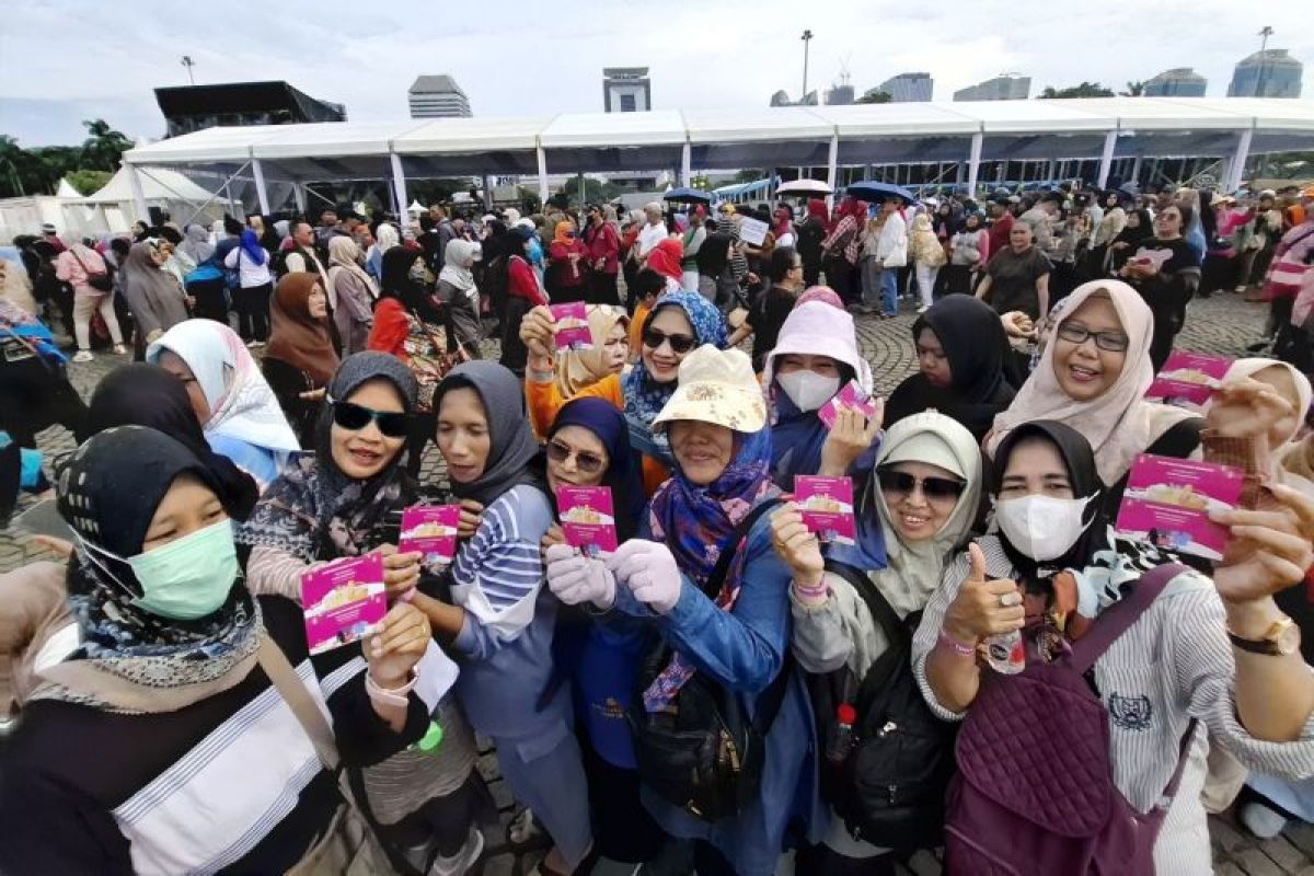 Cabinet Secretary: President Wants Citizens to Share Happiness at People's Bazaar