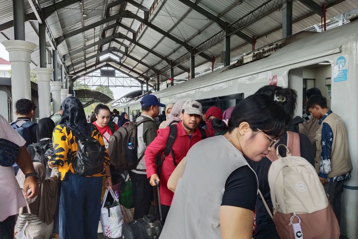 KAI projects 50,110 passengers using trains from Daop 8 on 28 March