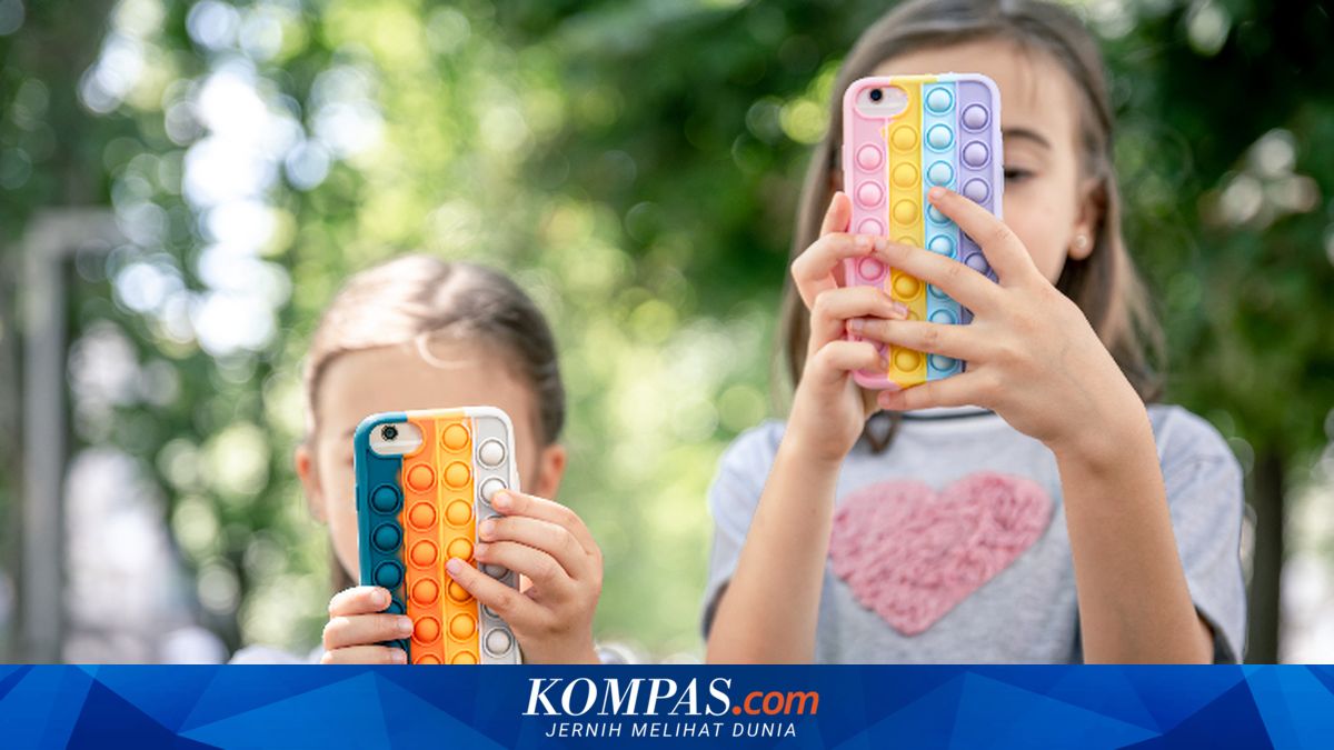 Child Social Media Restrictions Deemed Effective, But Environment Poses Challenge