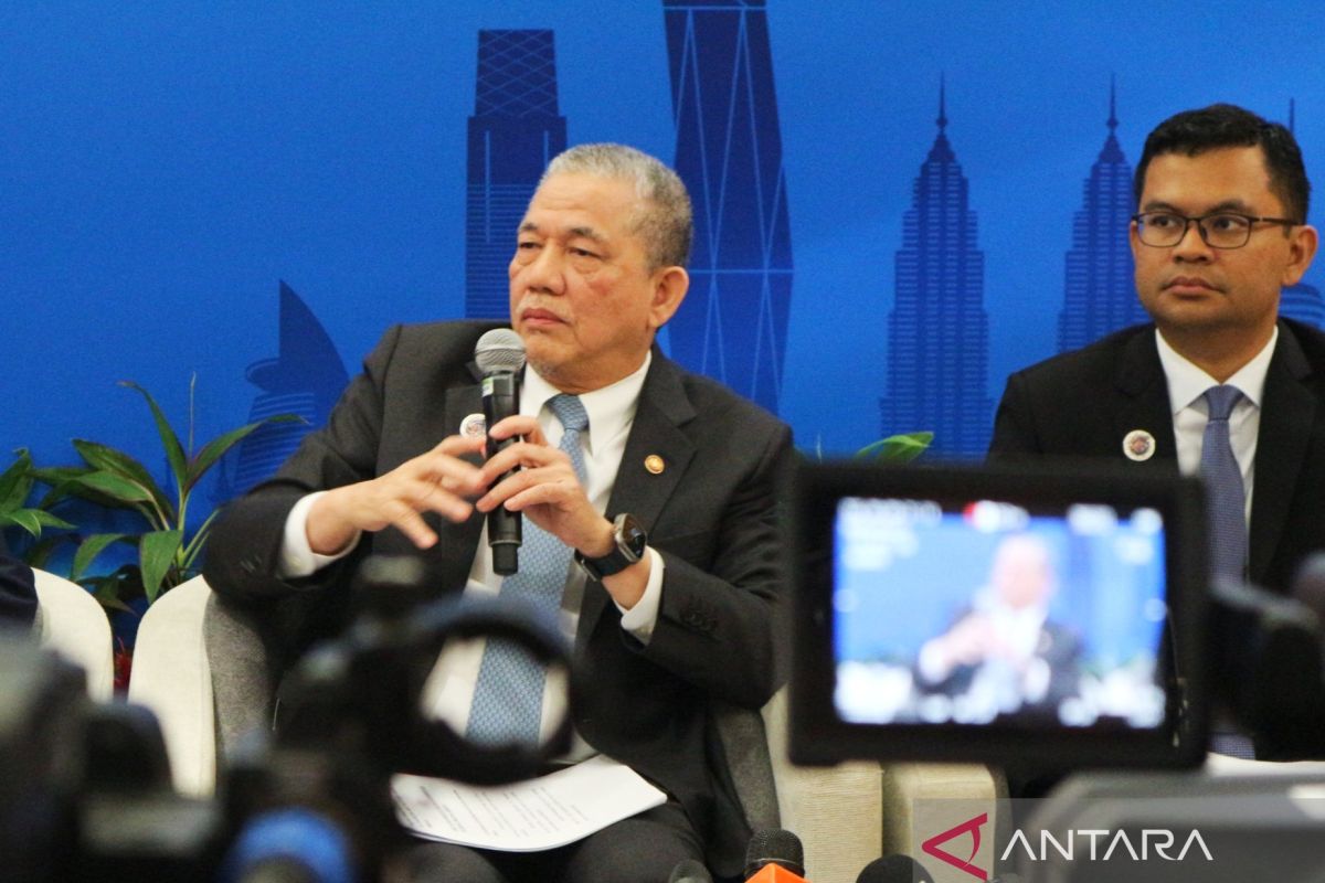Malaysia Studies Nuclear Power for Long-Term Energy Security