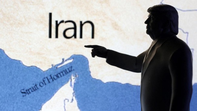 Absurd! Donald Trump Calls Hormuz the "Trump Strait"