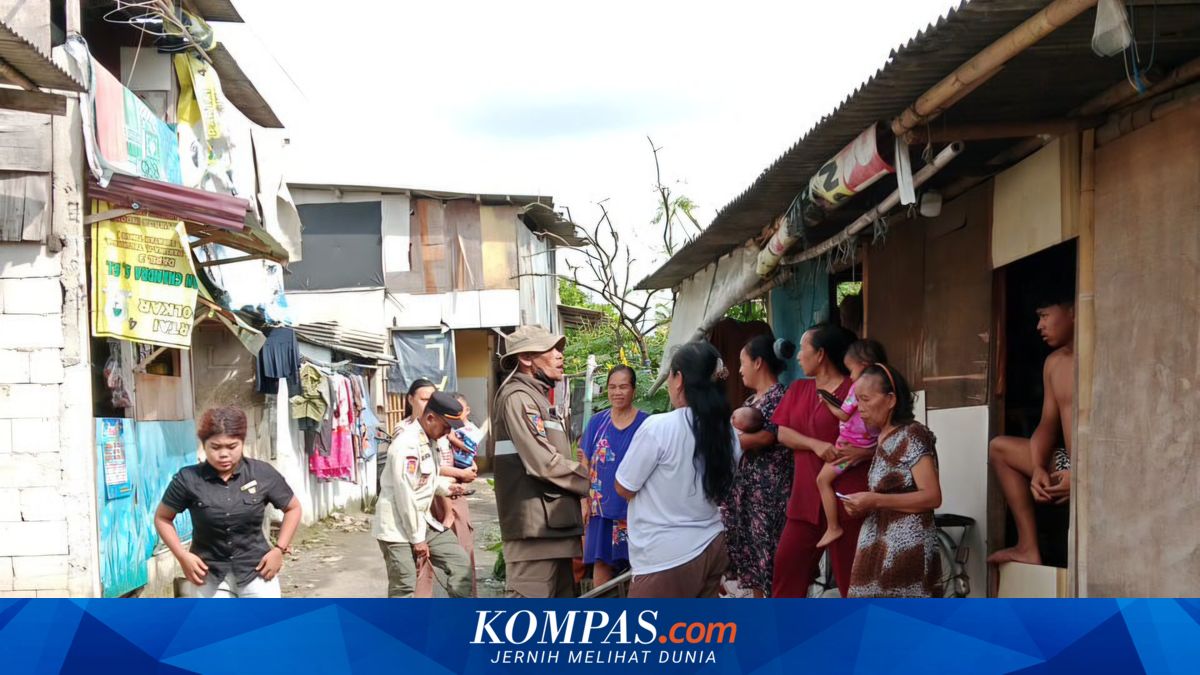 Ahead of Third Warning Notice, 68 Residents on Kamal Cemetery Land in Kalideres Begin Independent Relocation