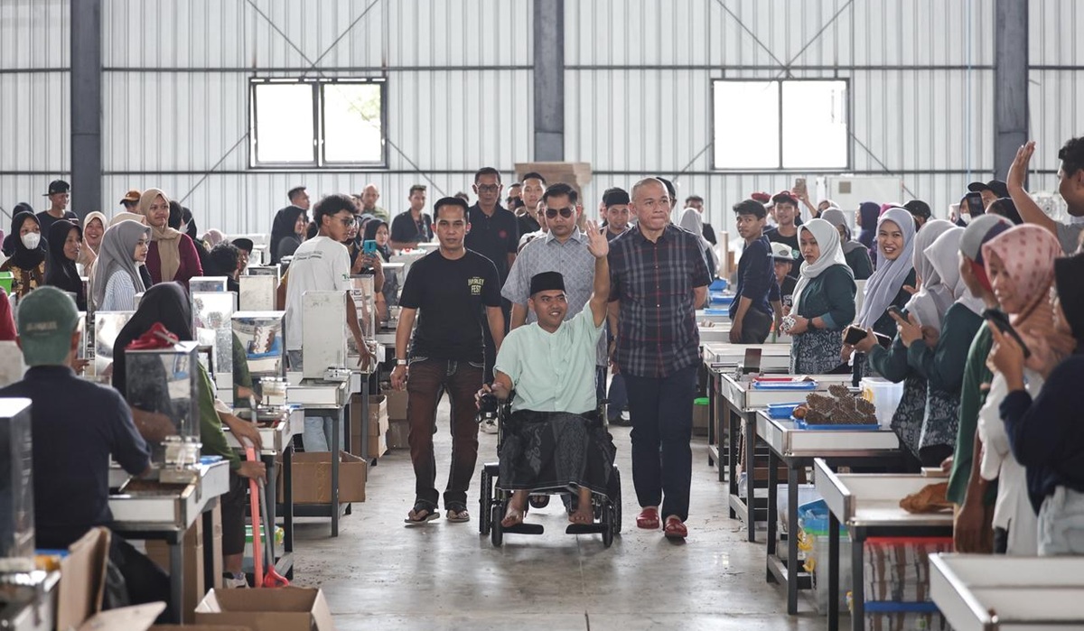 Expression of Gratitude After Recovery from Accident: HS Cigarette Boss Sends 150 Employees on Umrah