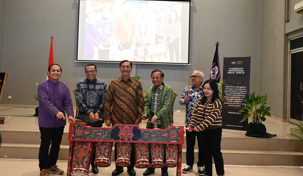 STFT Jakarta and Sabam Sirait Institute Launch Youth Christian Leadership Cadre Programme