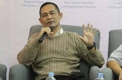 Analyst: Rising Global Geopolitical Tensions Threaten Domestic Stability