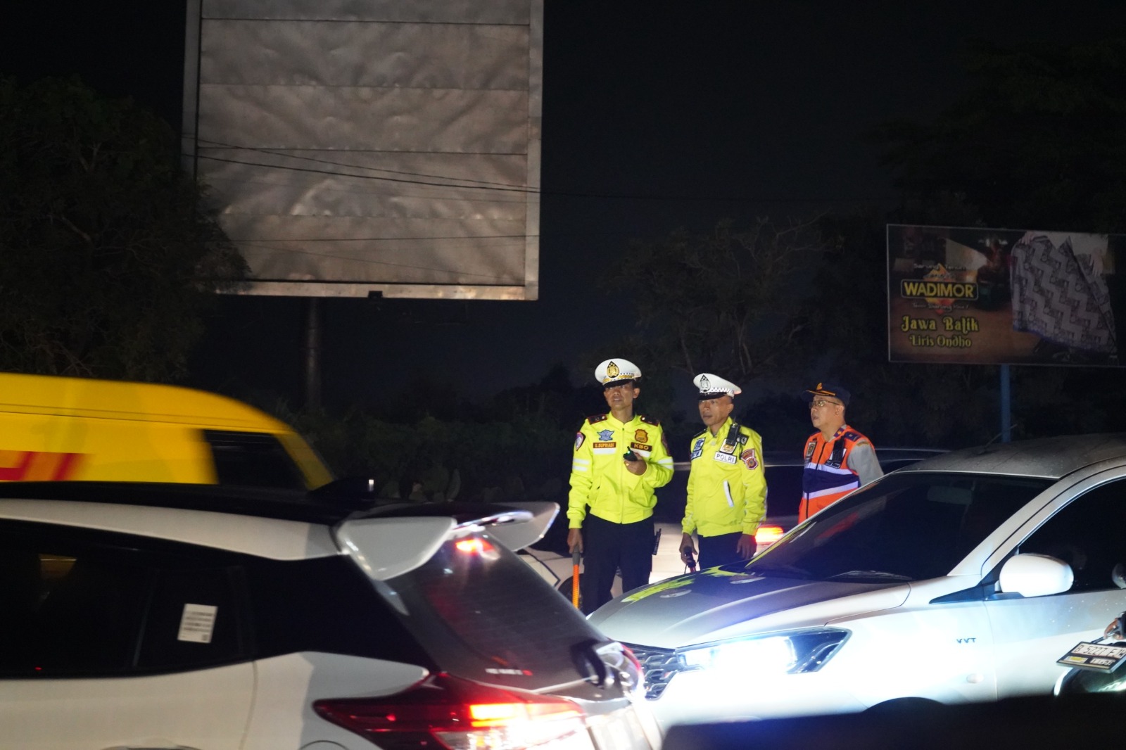 Purwakarta Police Regulate Traffic at Cikopo to Anticipate Return Flow of Second Wave