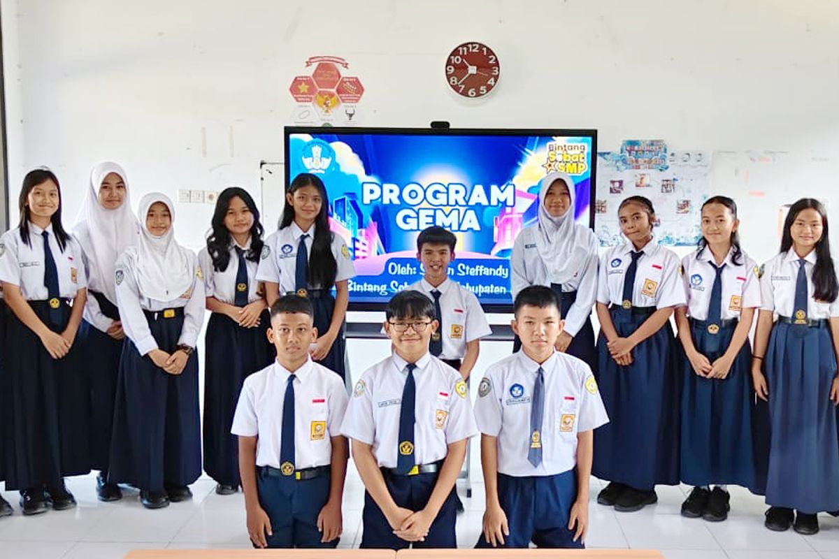 Aspiring Diplomat Steven Deems Children's Social Media Restrictions Appropriate