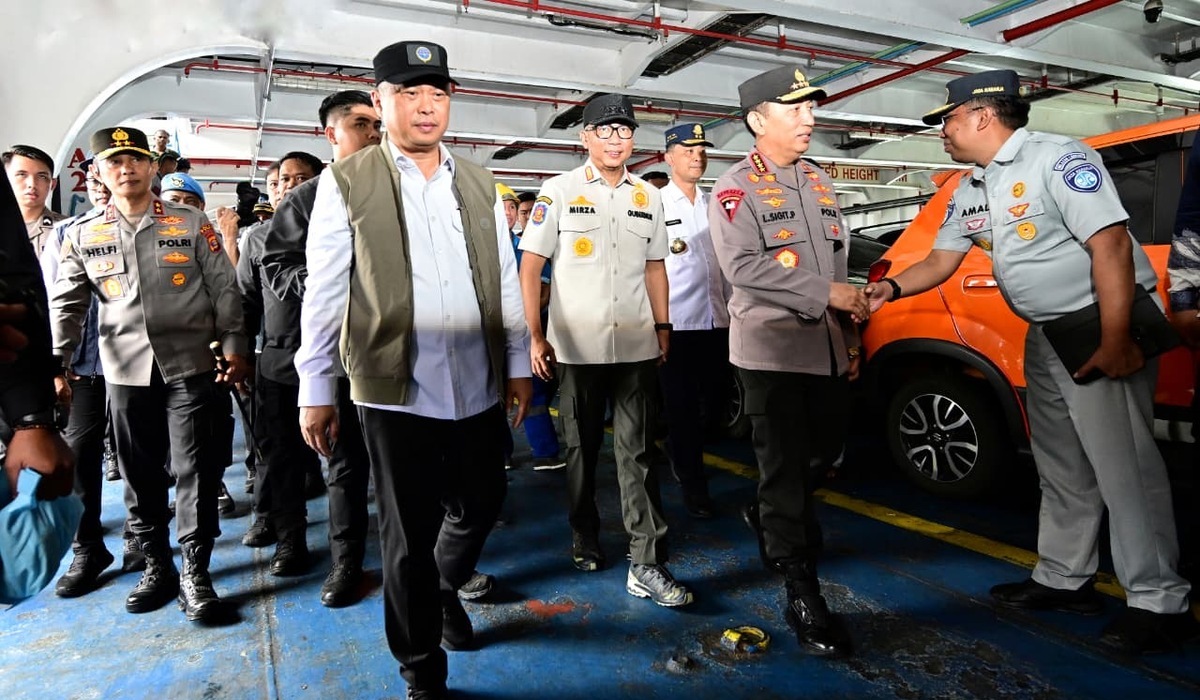 Transport Minister Ensures Smooth Return Flow Across Sumatra-Java at Bakauheni Port