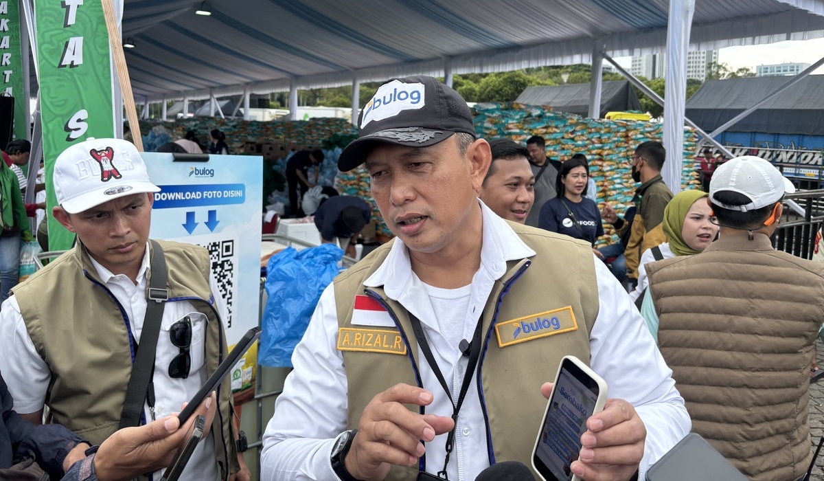 Bulog Ensures Rice Stocks are Secure, Public Urged Not to Panic Buy