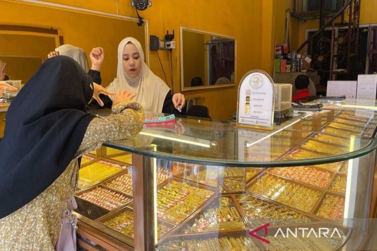 Gold shop achieves Rp1 billion turnover during Ramadan