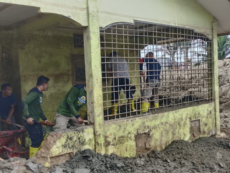 Aceh Task Force Accelerates Environmental Cleanup through Cash for Work Scheme