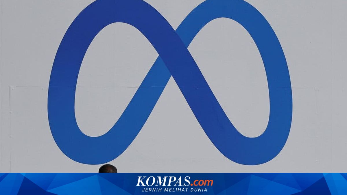 While Hundreds of Employees Are Laid Off, Meta's Boss to Receive Massive Bonus