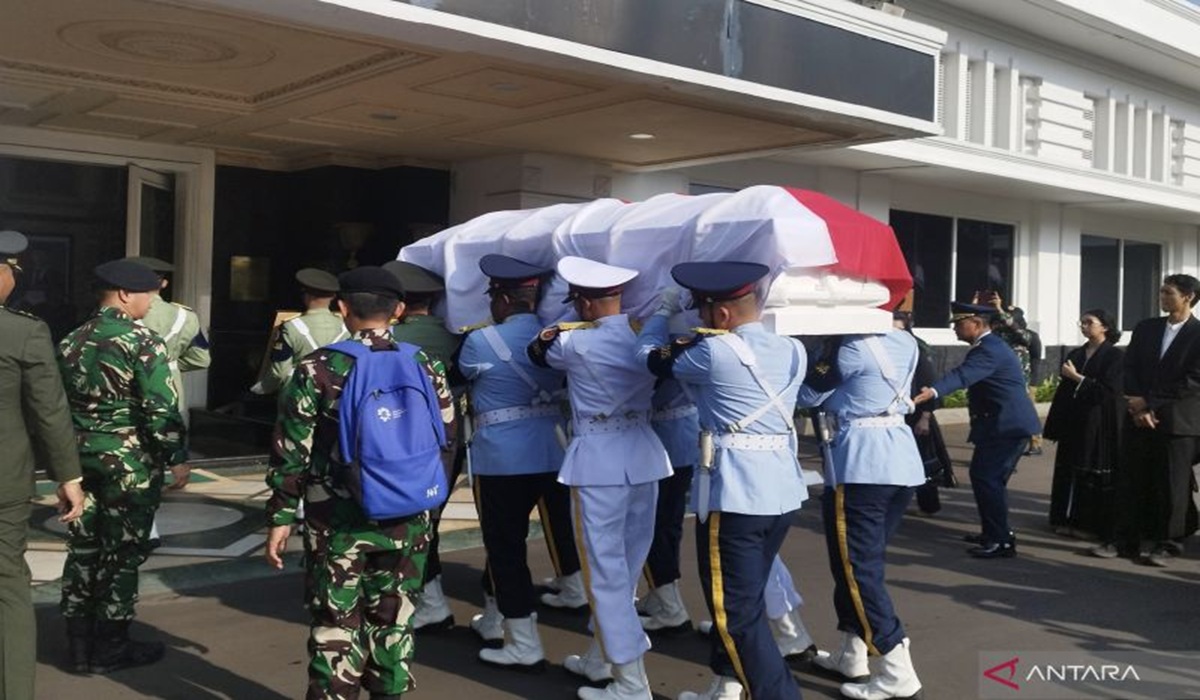 Final Tribute to Juwono Sudarsono: Body Laid in State at Ministry of Defence Building
