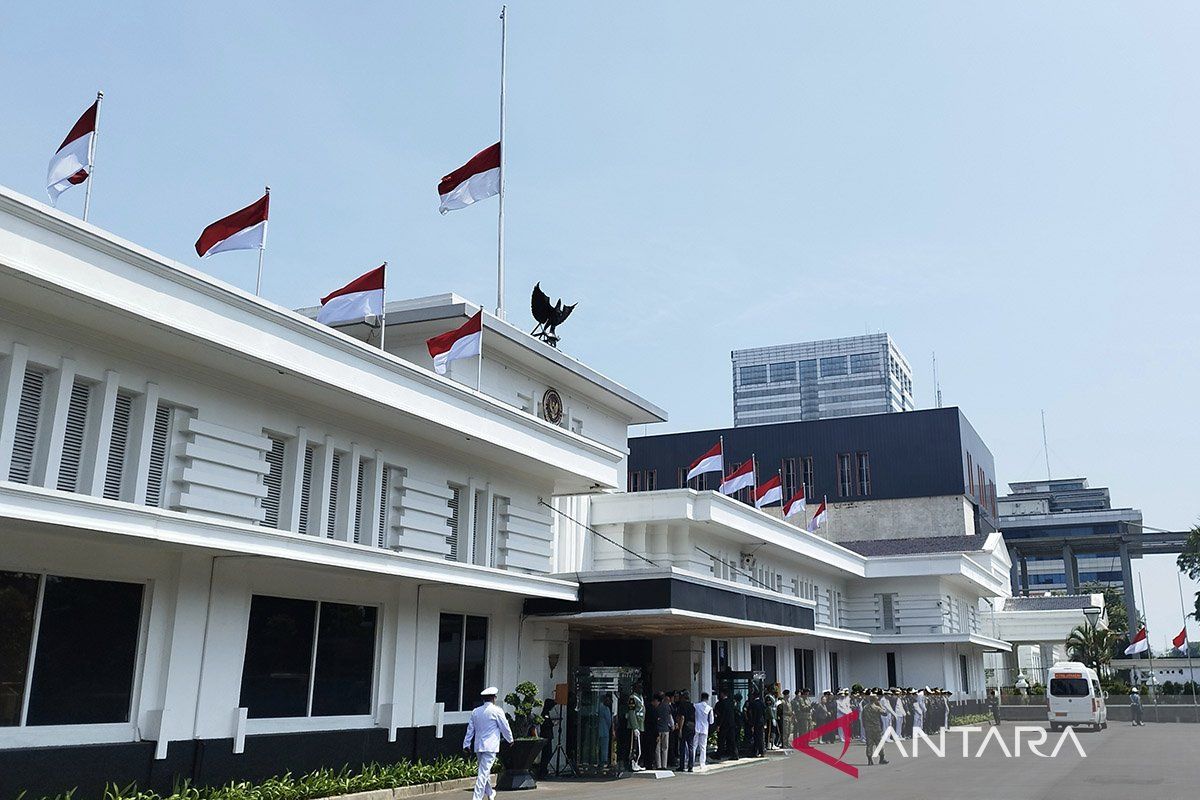 Ministry of Defence Hoists Flag at Half-Mast Following Death of Juwono Sudarsono