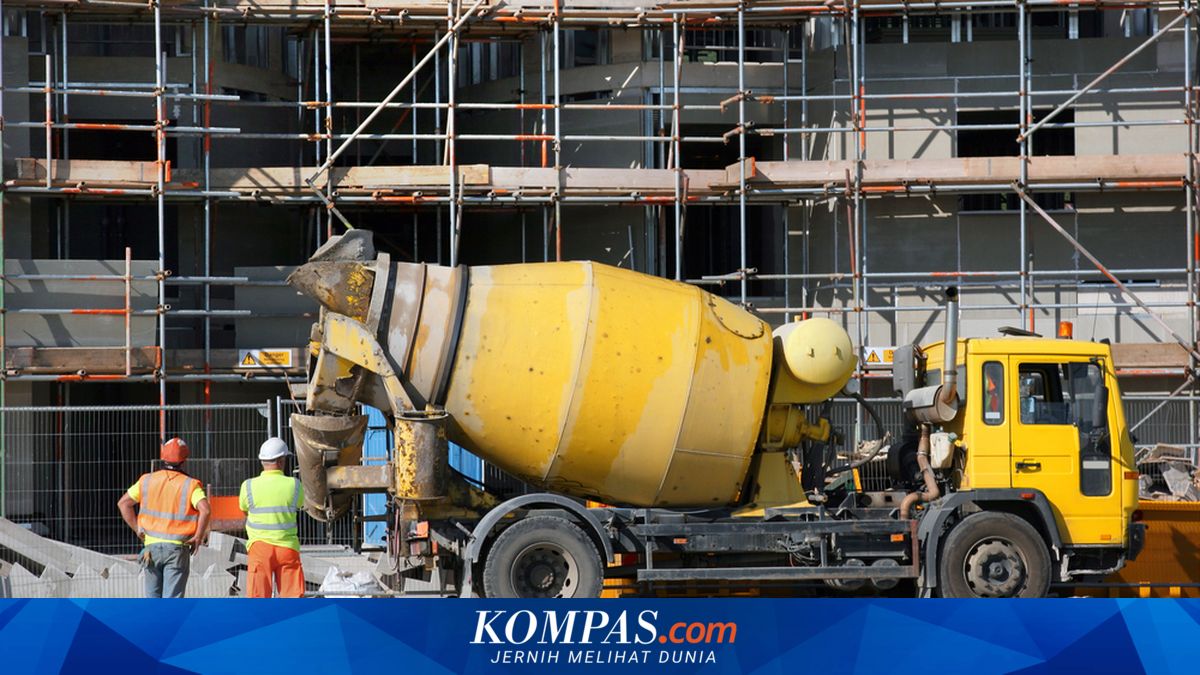 This is What Prevents Ready-Mix Concrete from Spilling from a Concrete Mixer Truck