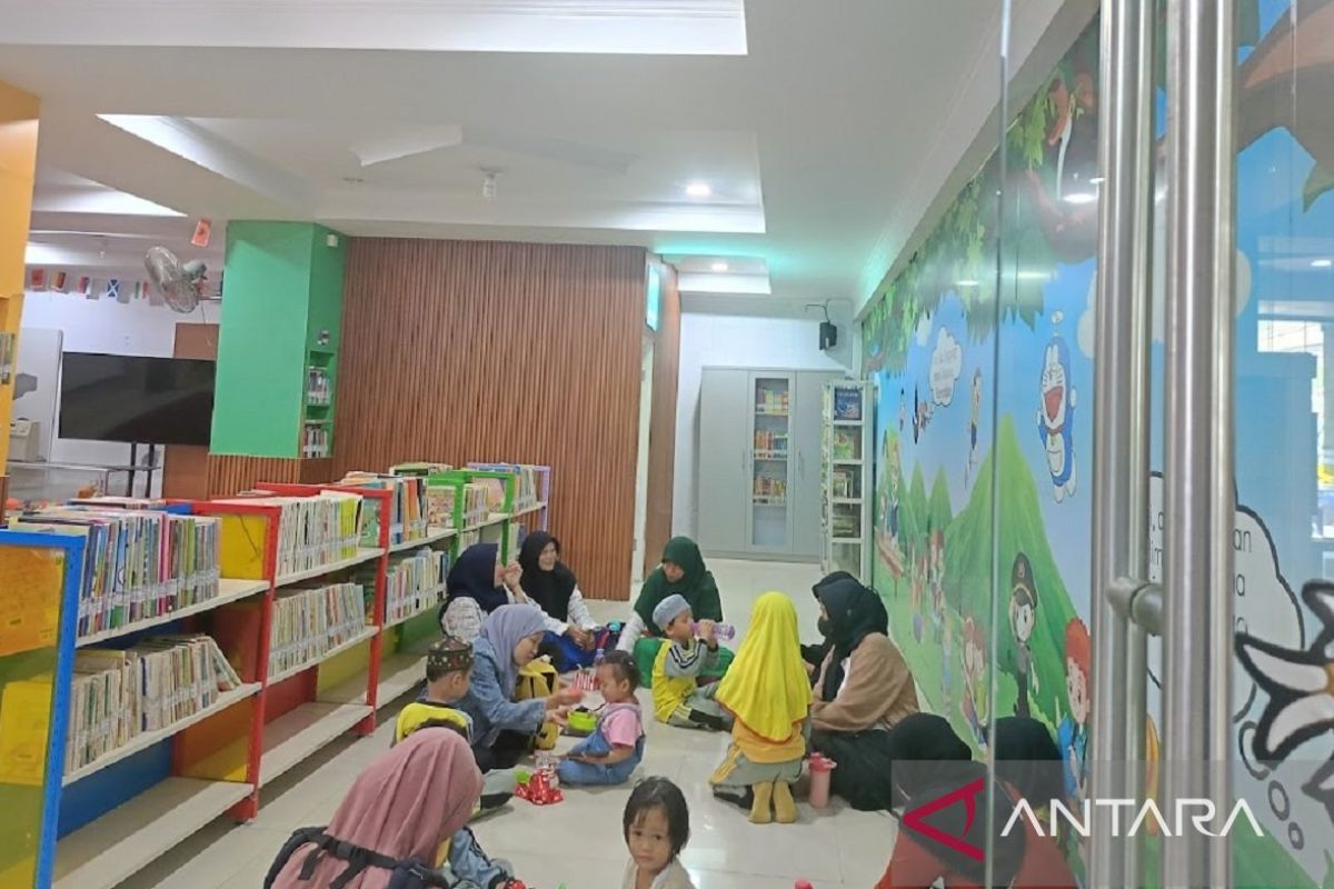 East Kalimantan Library and Archives Service strengthens child-friendly literacy to reduce gadget dependency