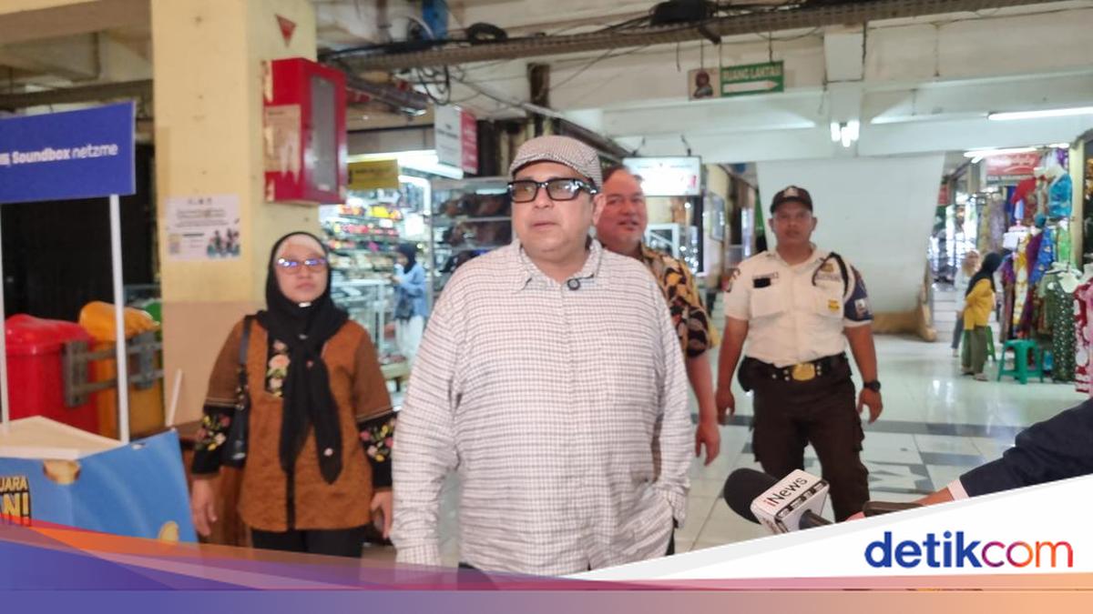 Babeh Haikal Inspects Kramat Jati Market, Urges Traders to Obtain Halal Certification