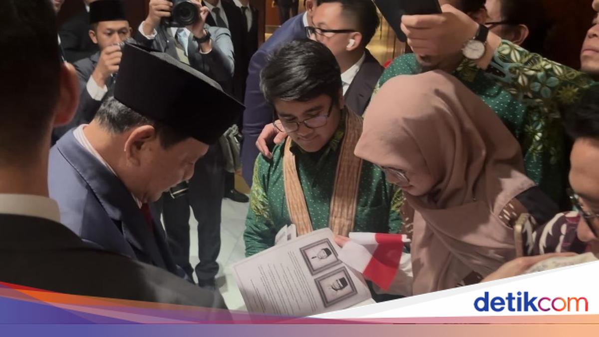 Welcomed by Indonesian Diaspora in Japan, Prabowo Becomes the Centre of Attention for Selfies and Autographs