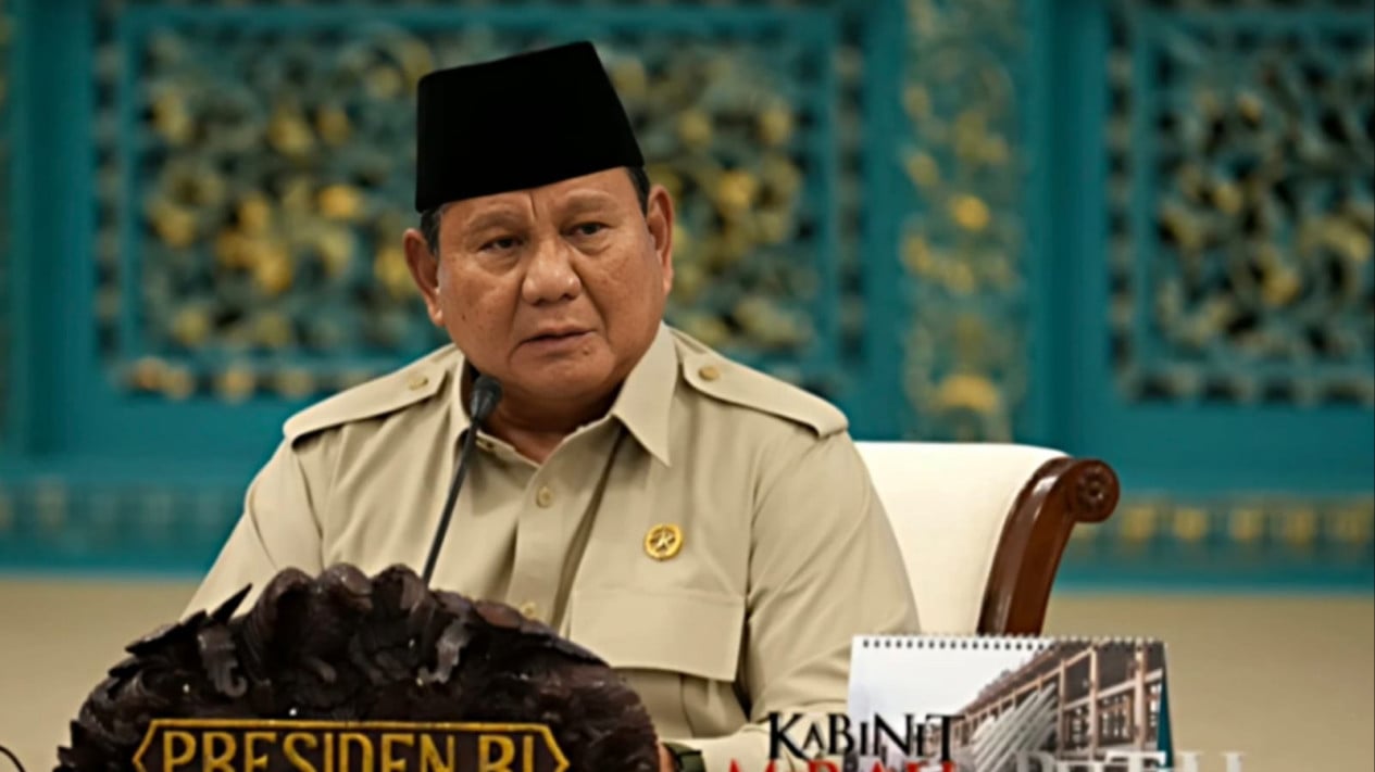 Before Working Visit to Japan, Prabowo Leads Limited Meeting on New Directions for Energy and Economy