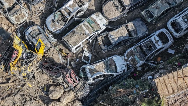 Yemen Officially Joins War, Houthis Attack Israel as US Prepares Ground Operation