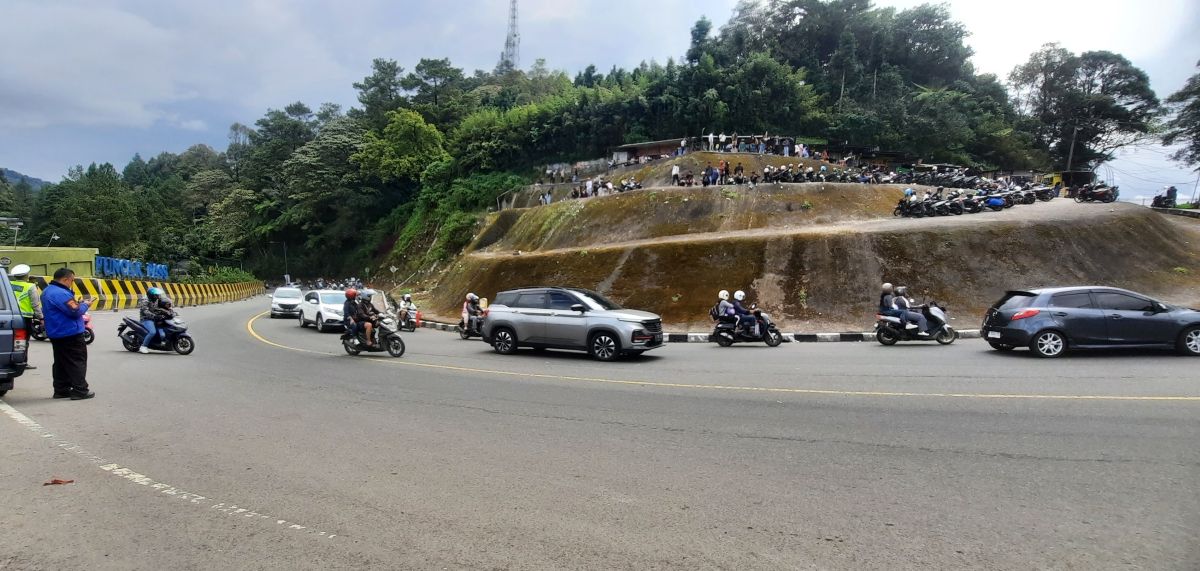 Peak of Second Wave Return Traffic: Vehicle Volume at Puncak Normal and Smooth