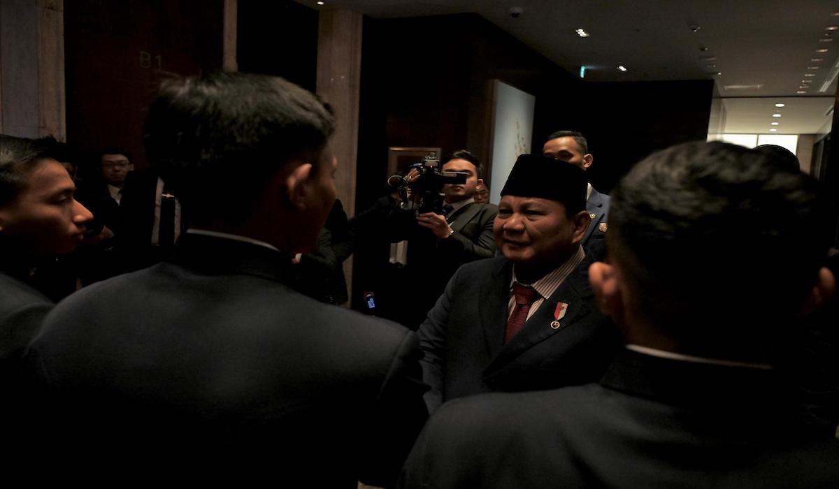 Upon Arrival in Japan, Diaspora Rush to Greet Prabowo