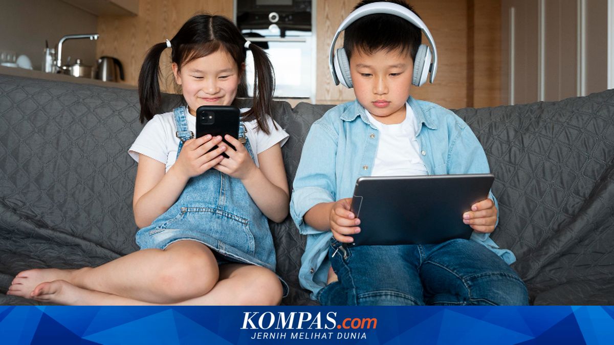 Parents Welcome PP Tunas, Supervising Children Amid Digital Restrictions