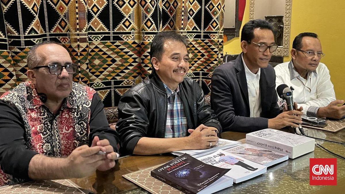 Roy Suryo and Dr Tifa to Sue KPU over Jokowi's Diploma Case