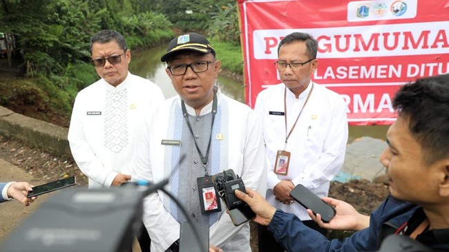 DKI Closes Temporary Waste Storage in River Body at TPU Tanah Kusir