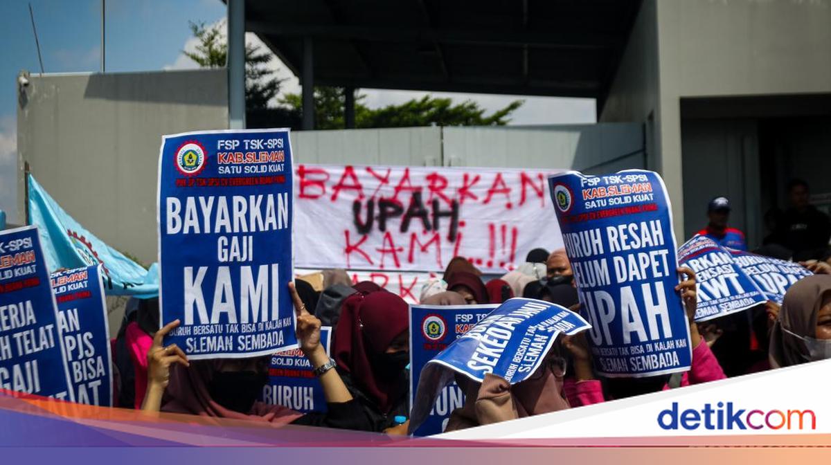 Garment Workers in Kalasan Protest After Three Months Without Pay