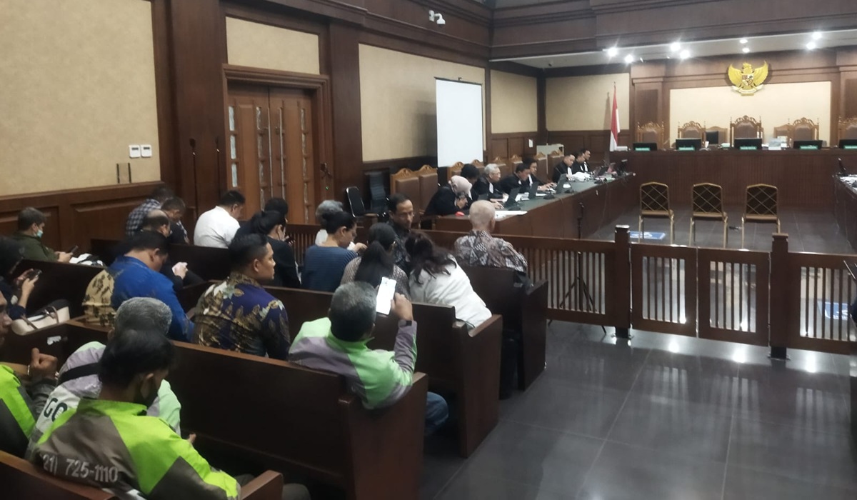 Nadiem Makarim Ready to Proceed with Corruption Trial Despite Recent Fourth Surgery