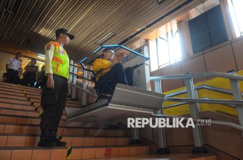 Lift Facilities at Cikini Station Ease Access for People with Special Needs