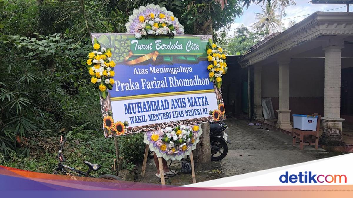 Current Atmosphere at the Funeral Home of Corporal Farizal, the Fallen TNI Soldier in Lebanon