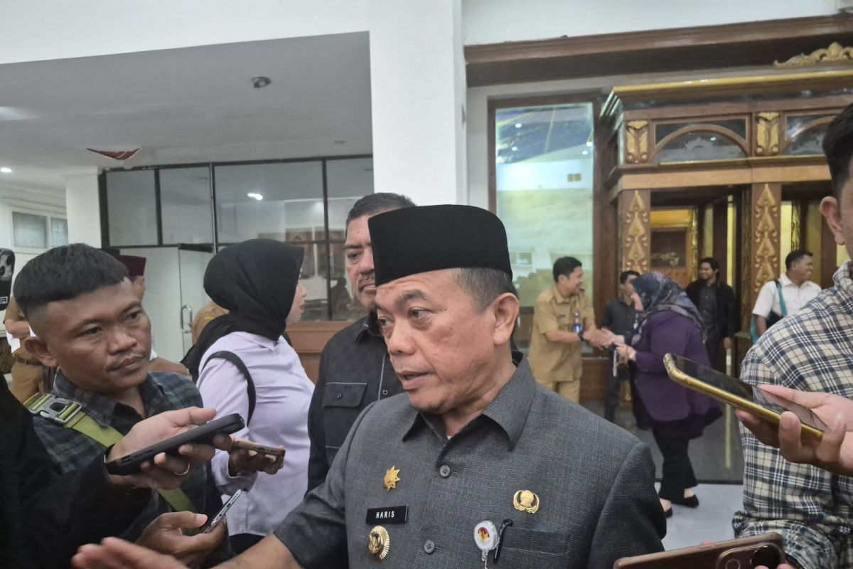 Jambi Governor prepares circular on restricting mobile phones in schools