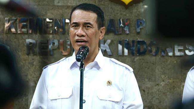 Amran Announces Record New Government Rice Reserves, Set to Rise Again