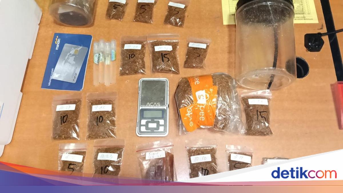 Metro Police Uncover Synthetic Tobacco 'Factory' in South Jakarta, 341 Grams Seized