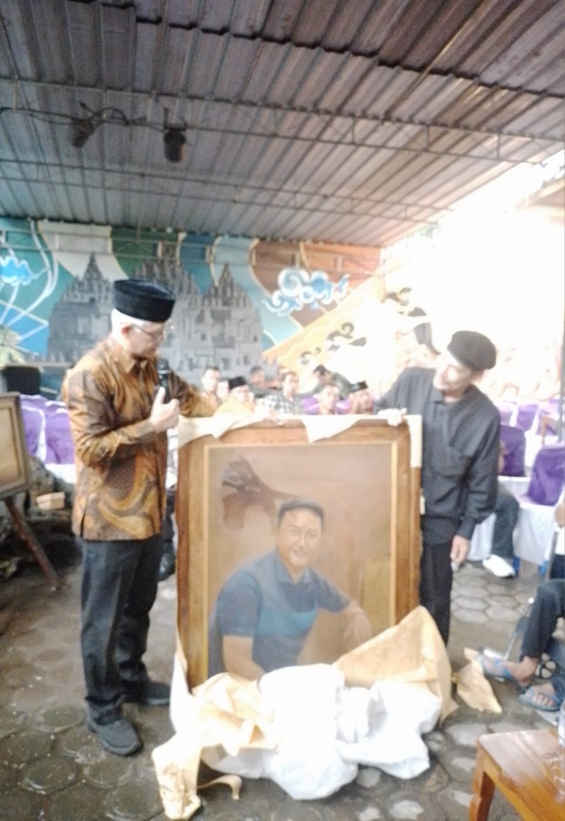 Kang Soer Art Studio Hosts Painting Exhibition and Market, Klaten Regent Expresses Appreciation