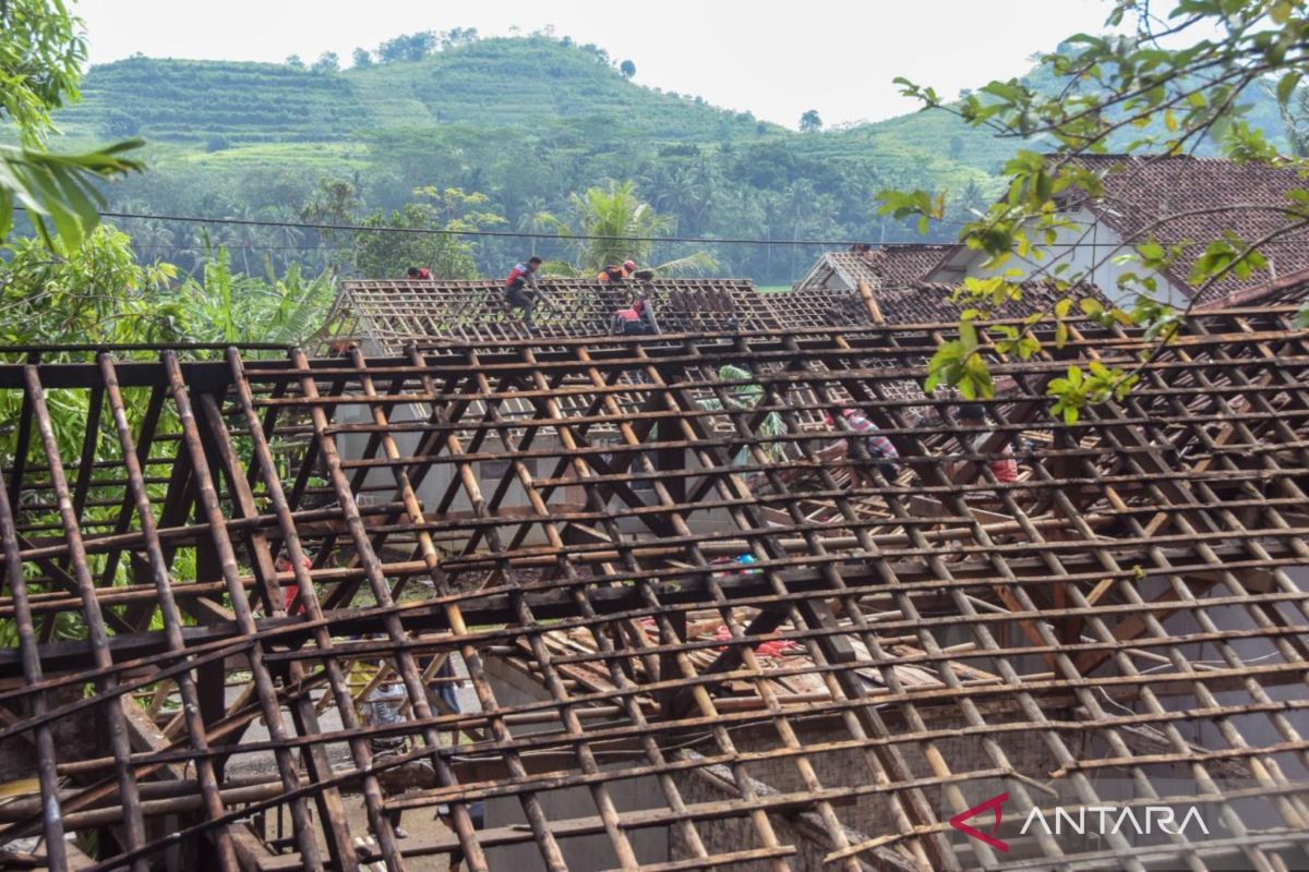 Extreme weather damages 83 houses in Ciamis