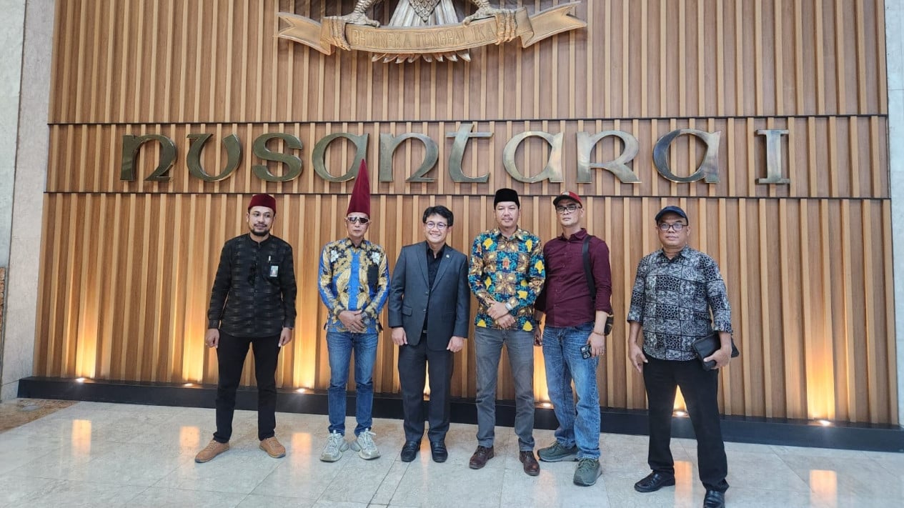 Cilangkahan Village Heads Appeal to Banten Legislators for Swift Administrative Division