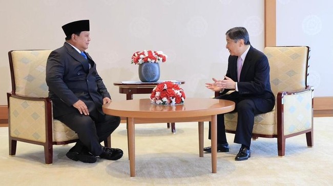 Intimate Moment as Prabowo Meets Japanese Emperor Naruhito