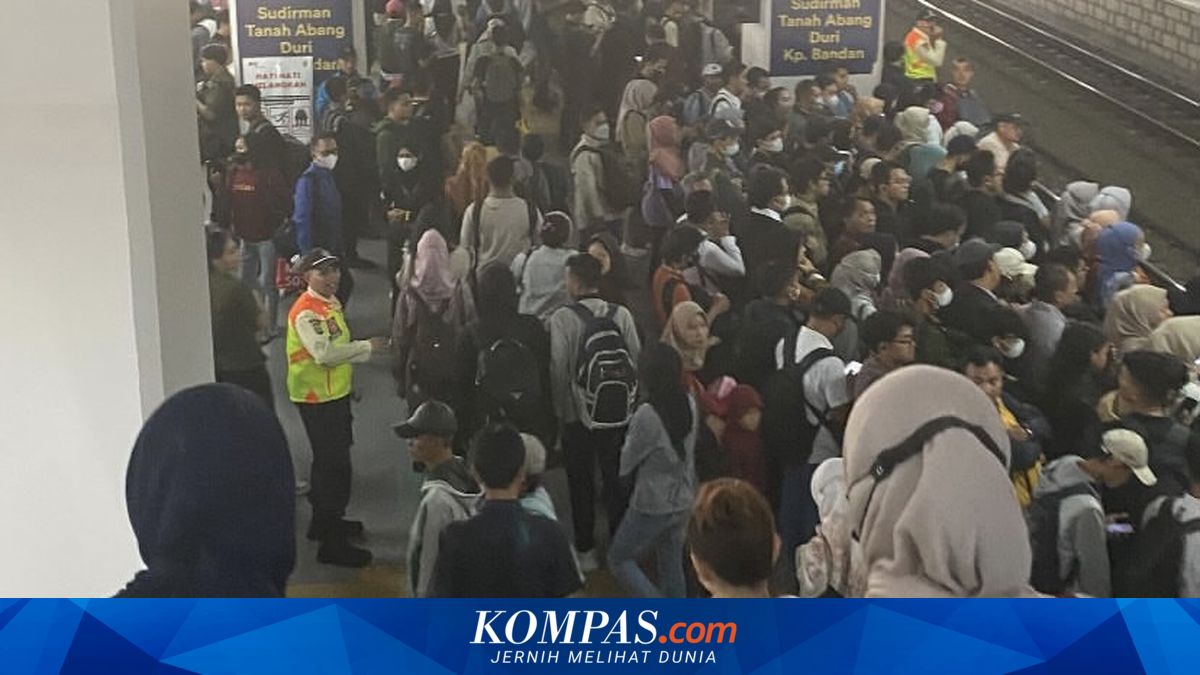 Seeking Fortune in Jakarta After Eid: With Boldness and Family Connections