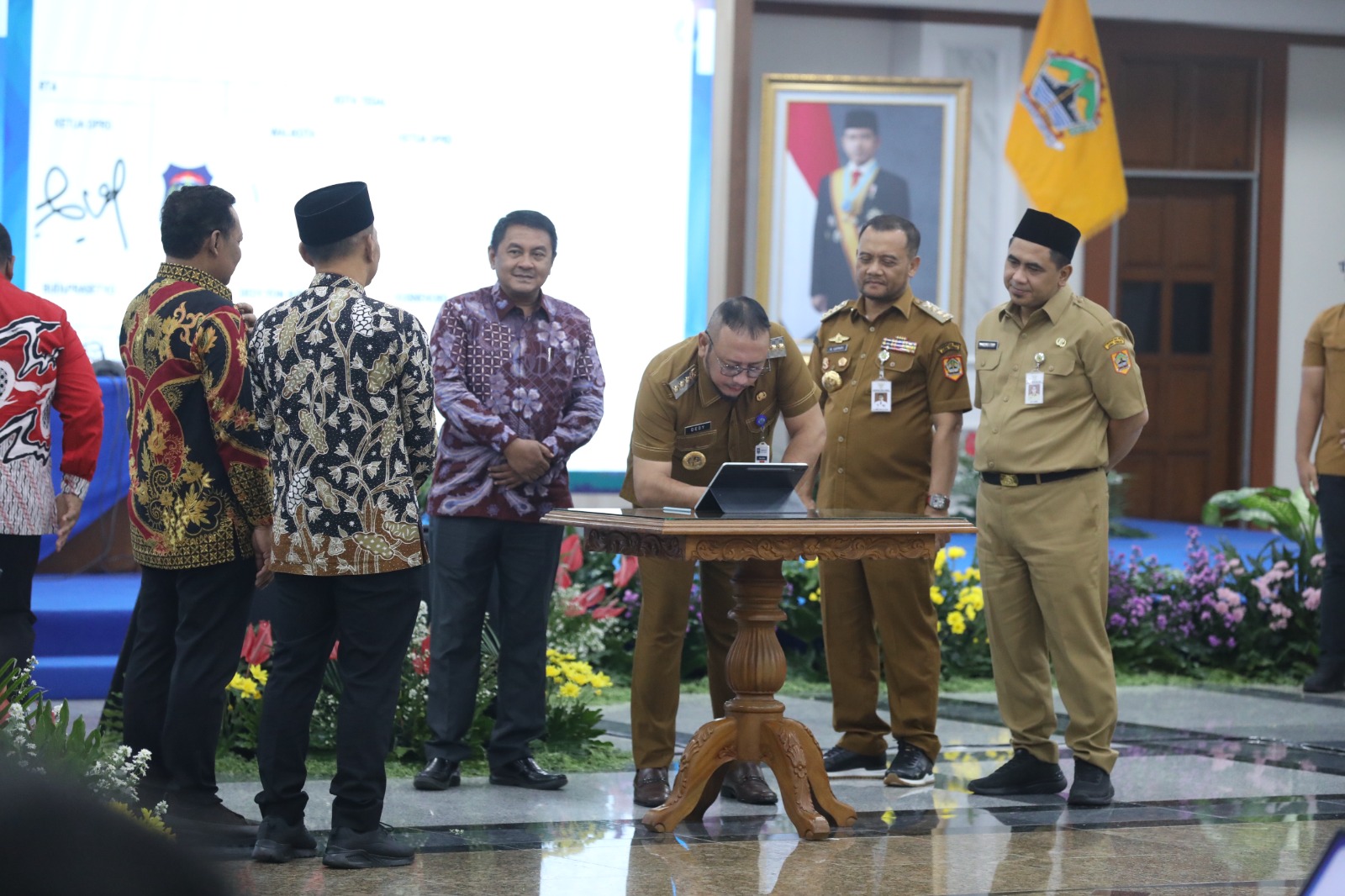 Central Java Regional Leaders Sign KPK Anti-Corruption Integrity Pact