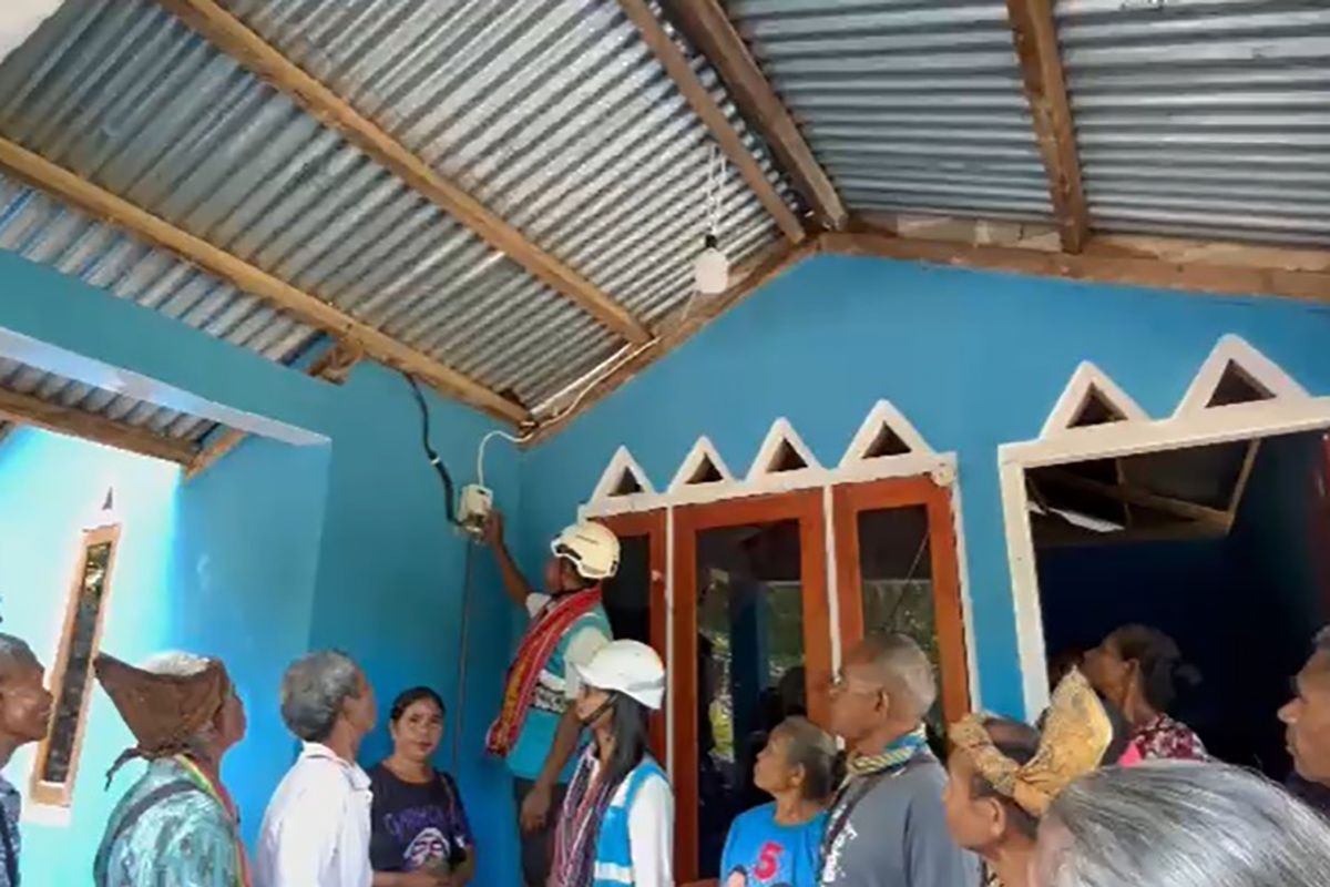 PLN Lights Up Electricity for Residents on the Indonesia-Timor Leste Border